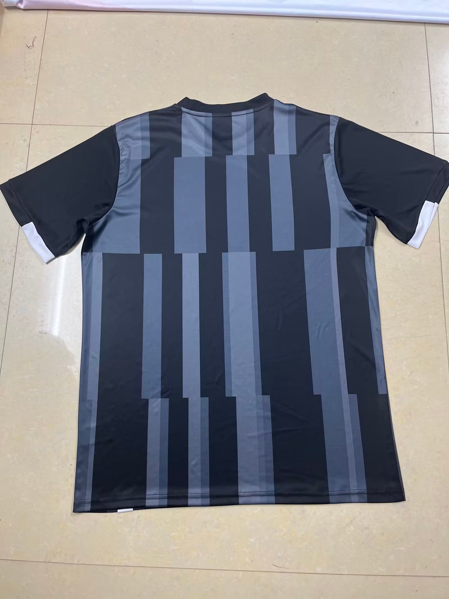 Newcastle 23-24 Black Training Jersey Fan Version