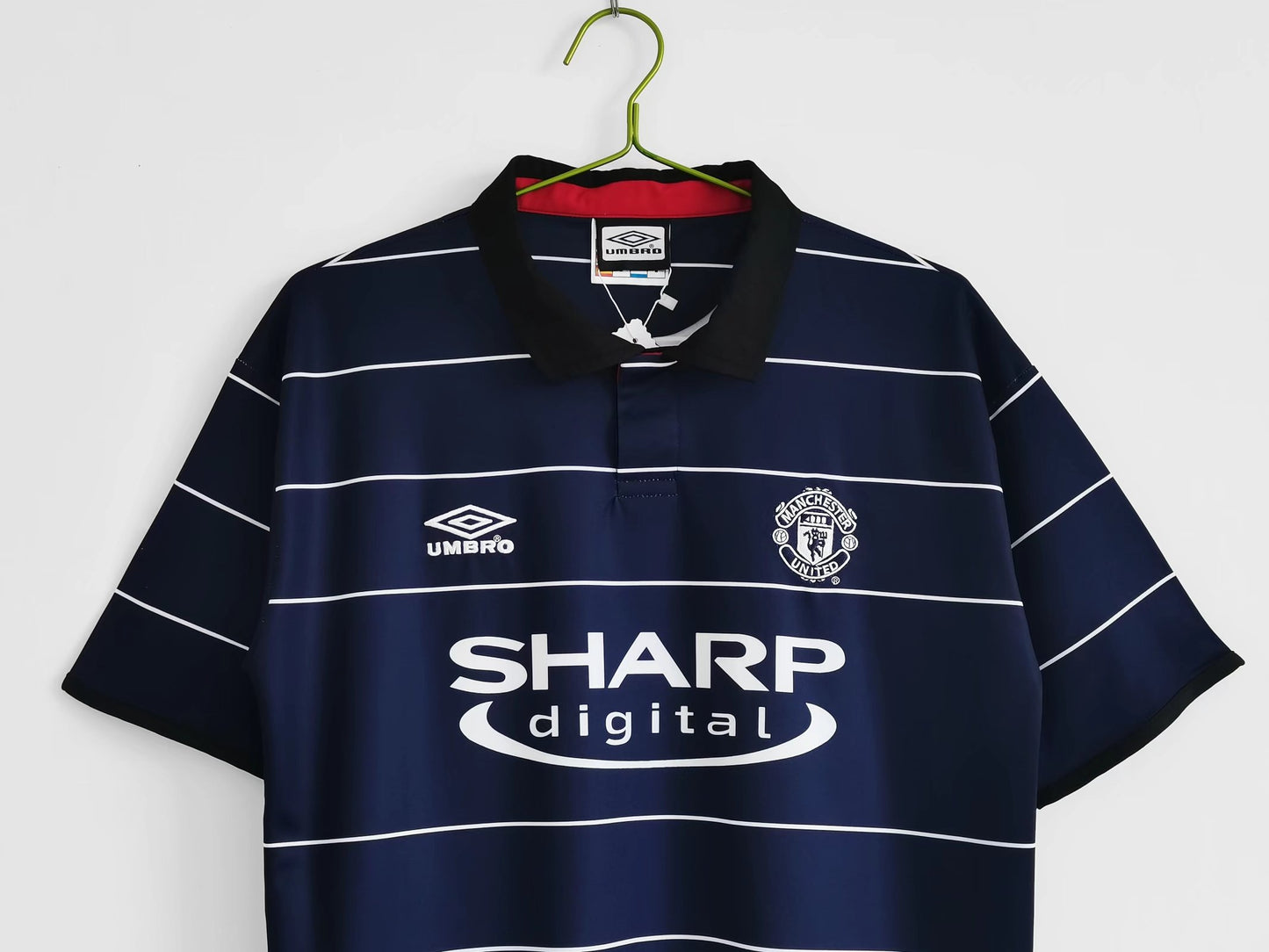 1999/00 Man United Away