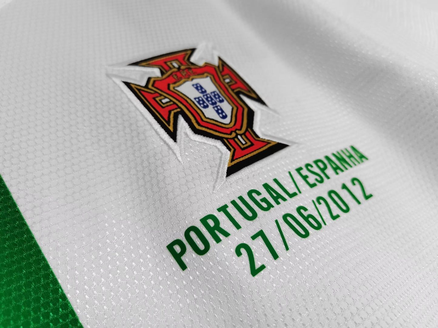 Retro 2012/13 Portugal Away